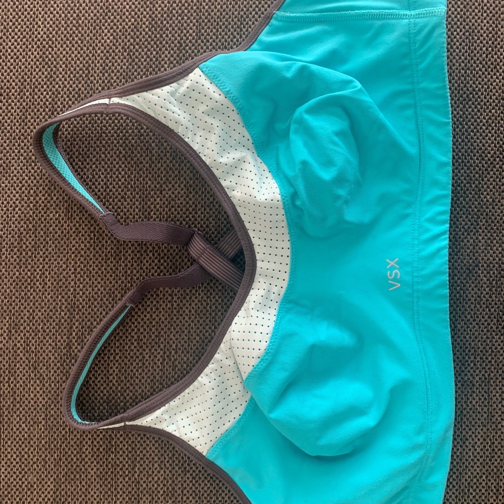 NWOT Victoria secret sports bra